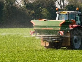 Fertiliser spreading Fertiliser spreading