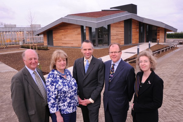 Lord de Mauley (centre) opened the Sophi Taylor Building, NIAB Innovation Farm’s new visitor centre, accompanied by Sir Jim Paice MP, NIAB CEO Dr Tina Barsby, George Freeman MP and NIAB Innovation Farm’s Dr Lydia Smith 