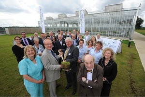 NIAB Board Chairman Tony Pexton and NIAB Trust Chairman Brian Montgomery celebrated with Professor Wolff, Dr Barsby and Dr Smith alongside NIAB Innovation Farm staff and supporters from across the plant research and agricultural sectors.
